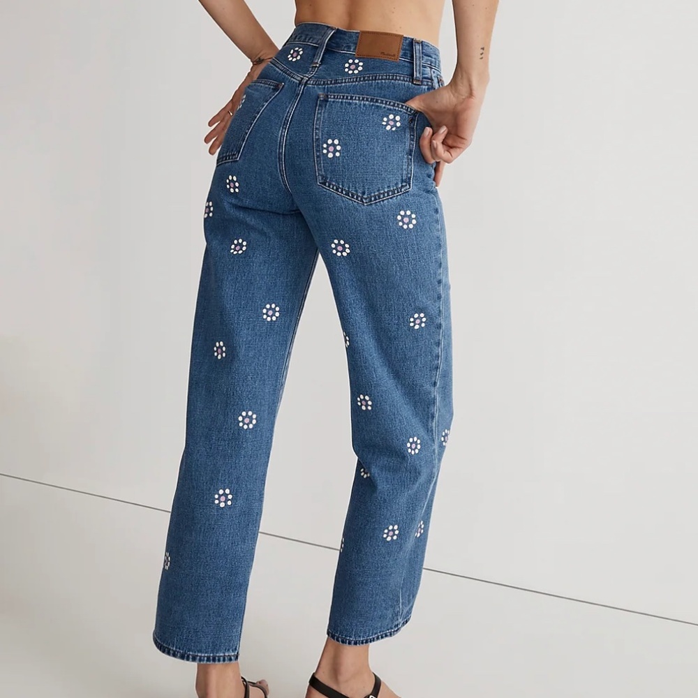 SOLD OUT Madewell perfect vintage wide leg crop. Size 30. Inseam 25.5”